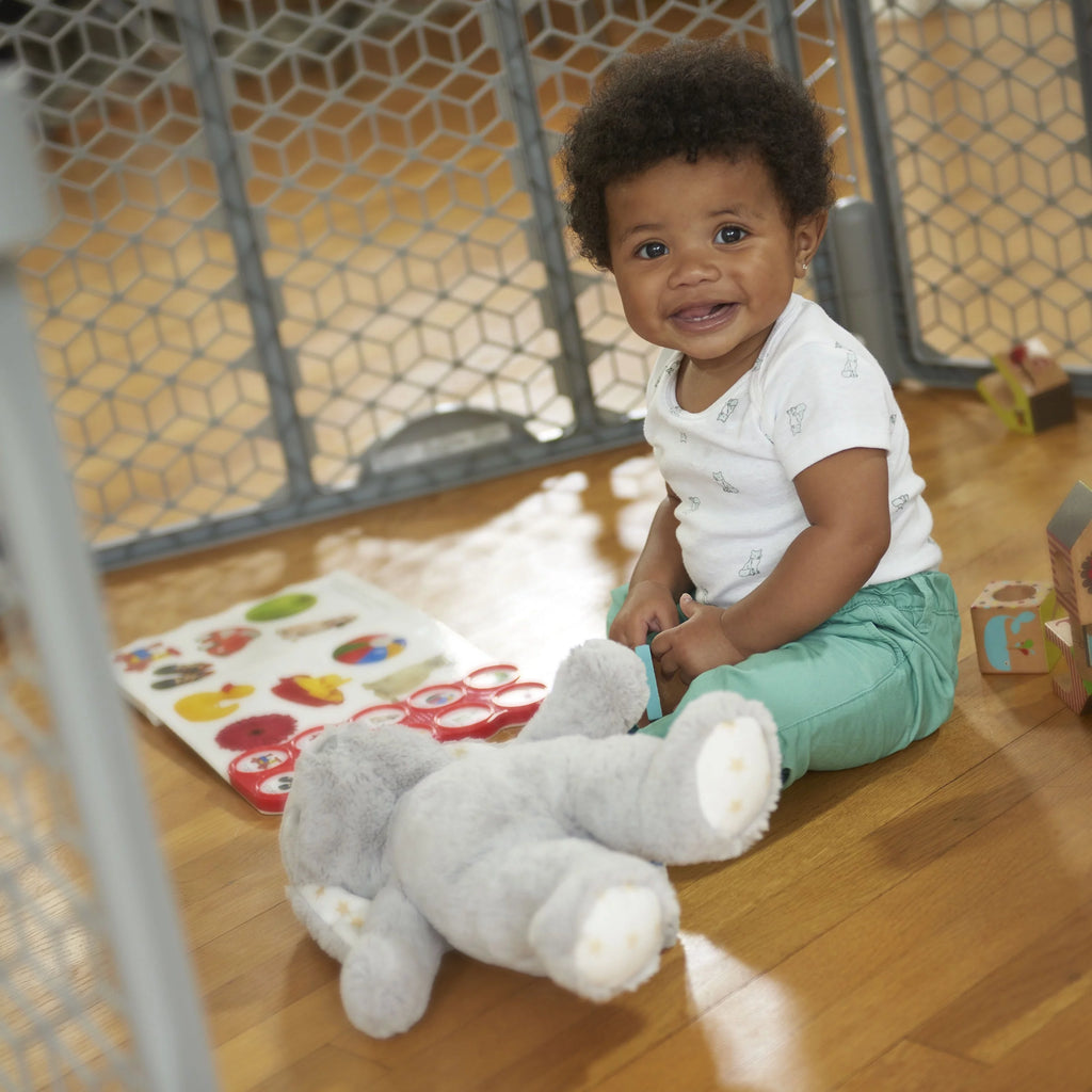 Evenflo Versatile Play Space Freestanding Gate, 6 Panels, Cool Gray U1200