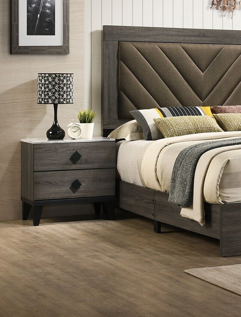 Queen Size Bed with 2 Nightstands Gray Finish Wooden Bedroom Set F71428