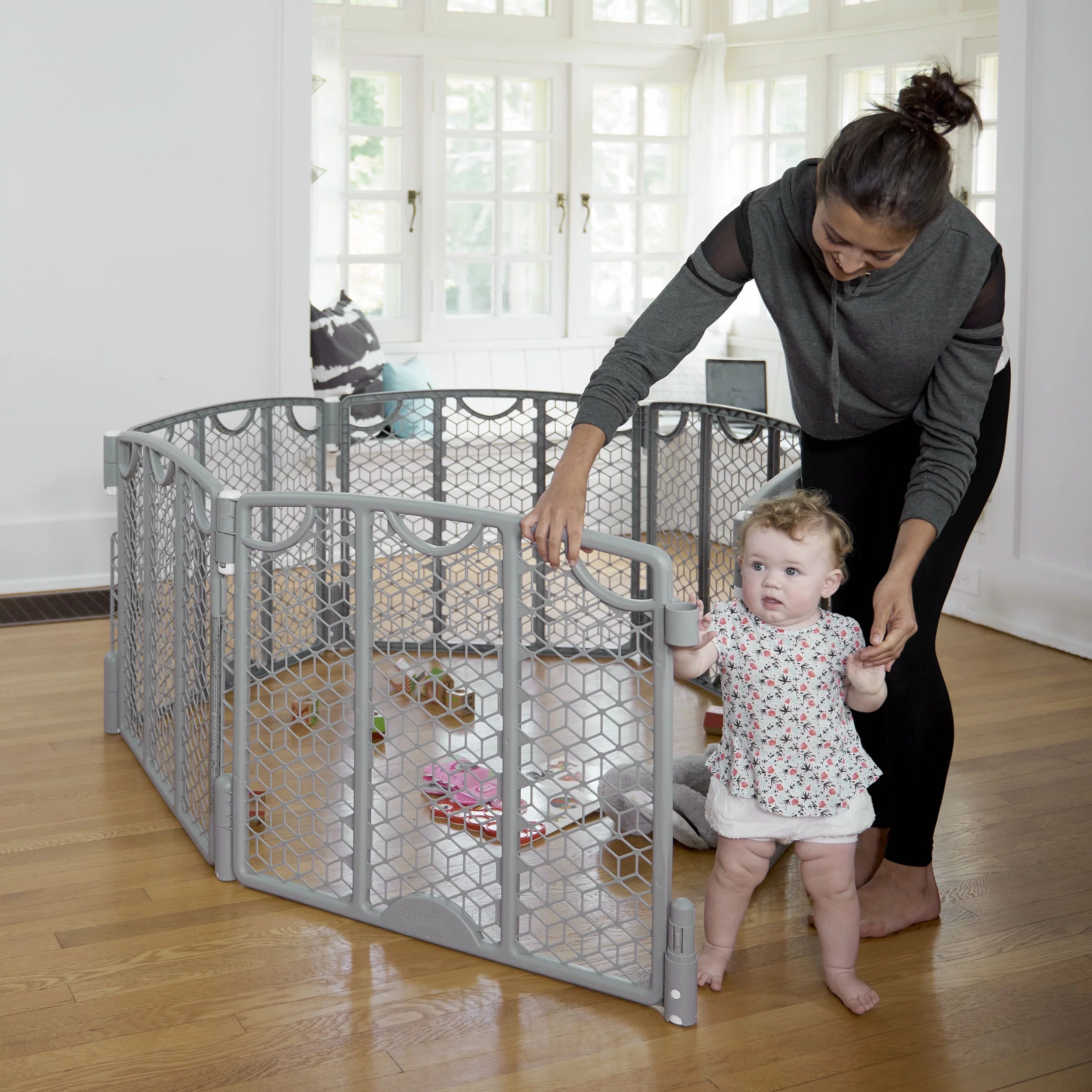 Evenflo Versatile Play Space Freestanding Gate, 6 Panels, Cool Gray U1200
